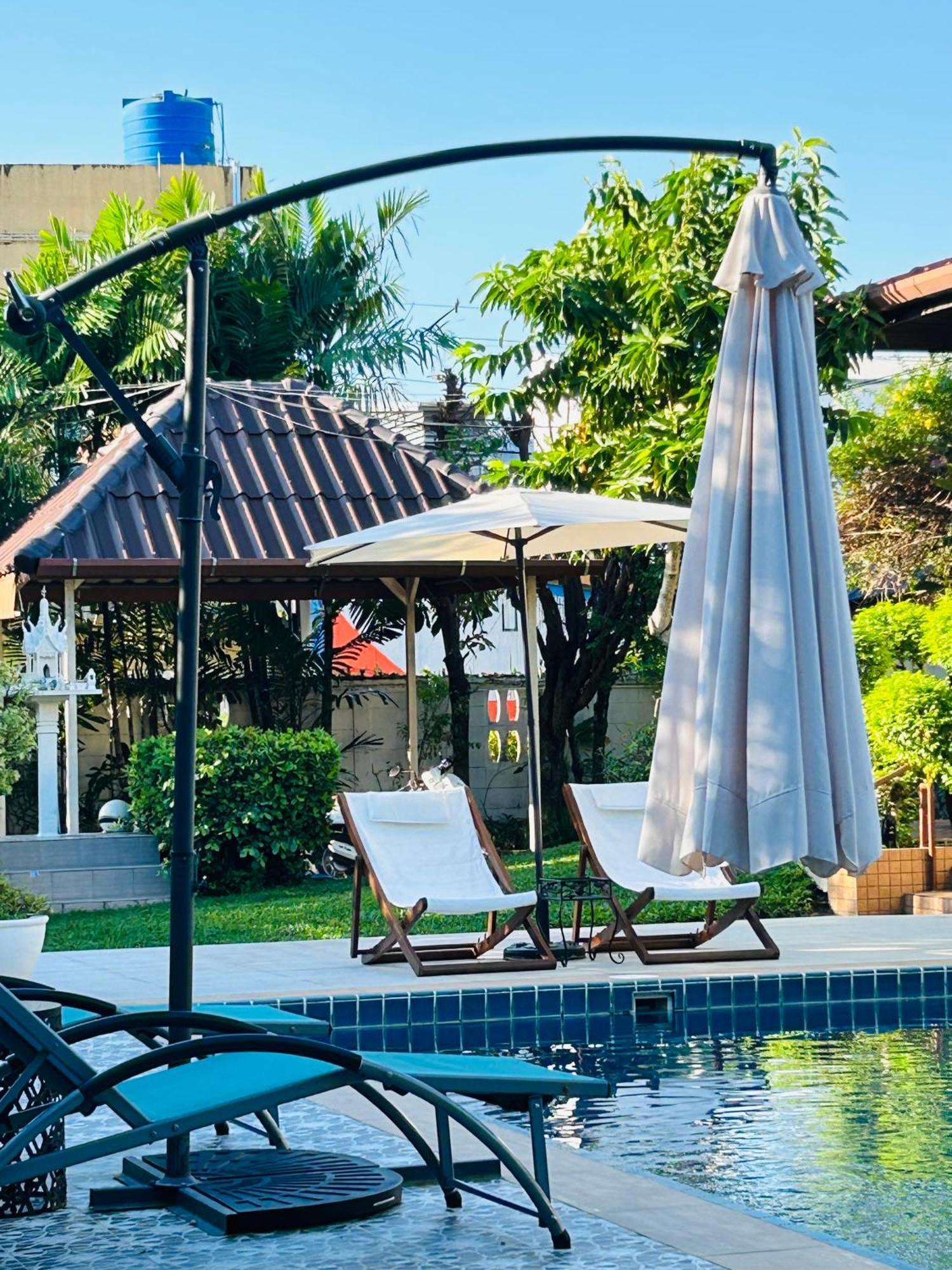 Privatunterkunft With Private Kitchen And Bathroom