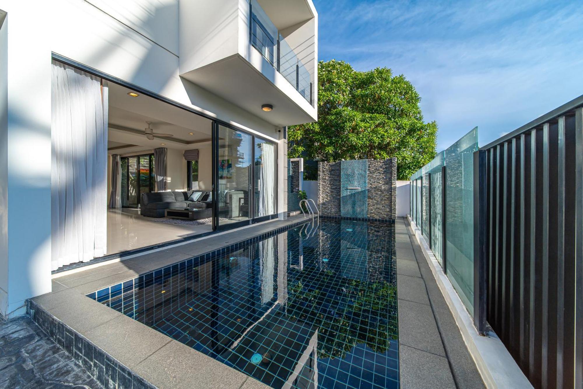 Laguna Park 的现代化5卧室泳池别墅 Villa Phuket