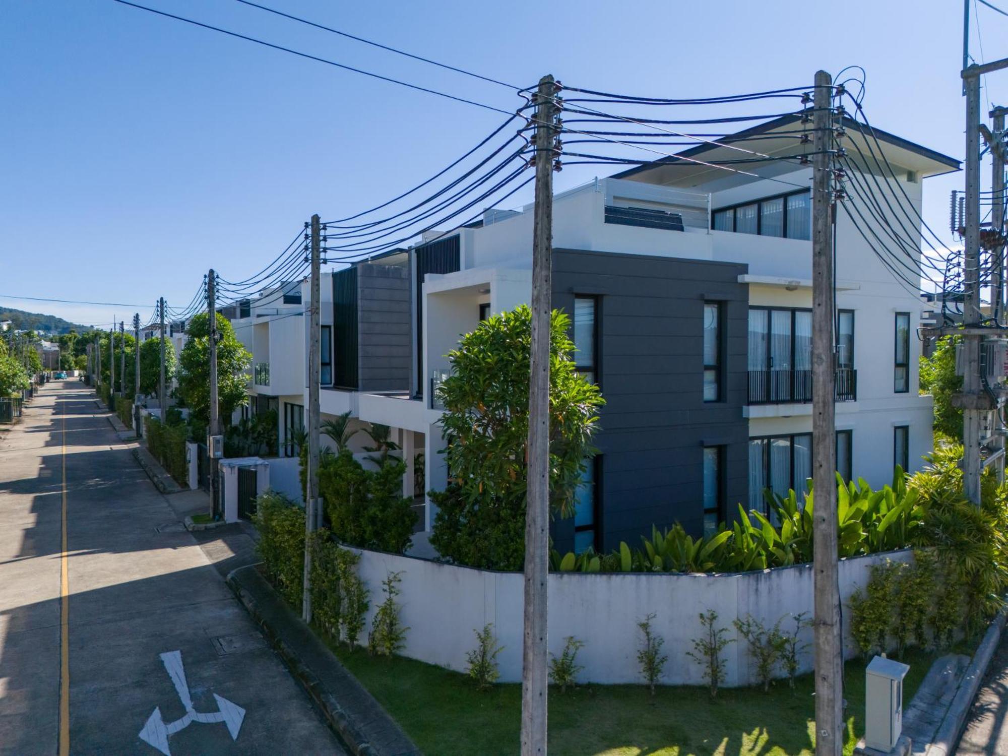 Laguna Park 的现代化5卧室泳池别墅 Villa