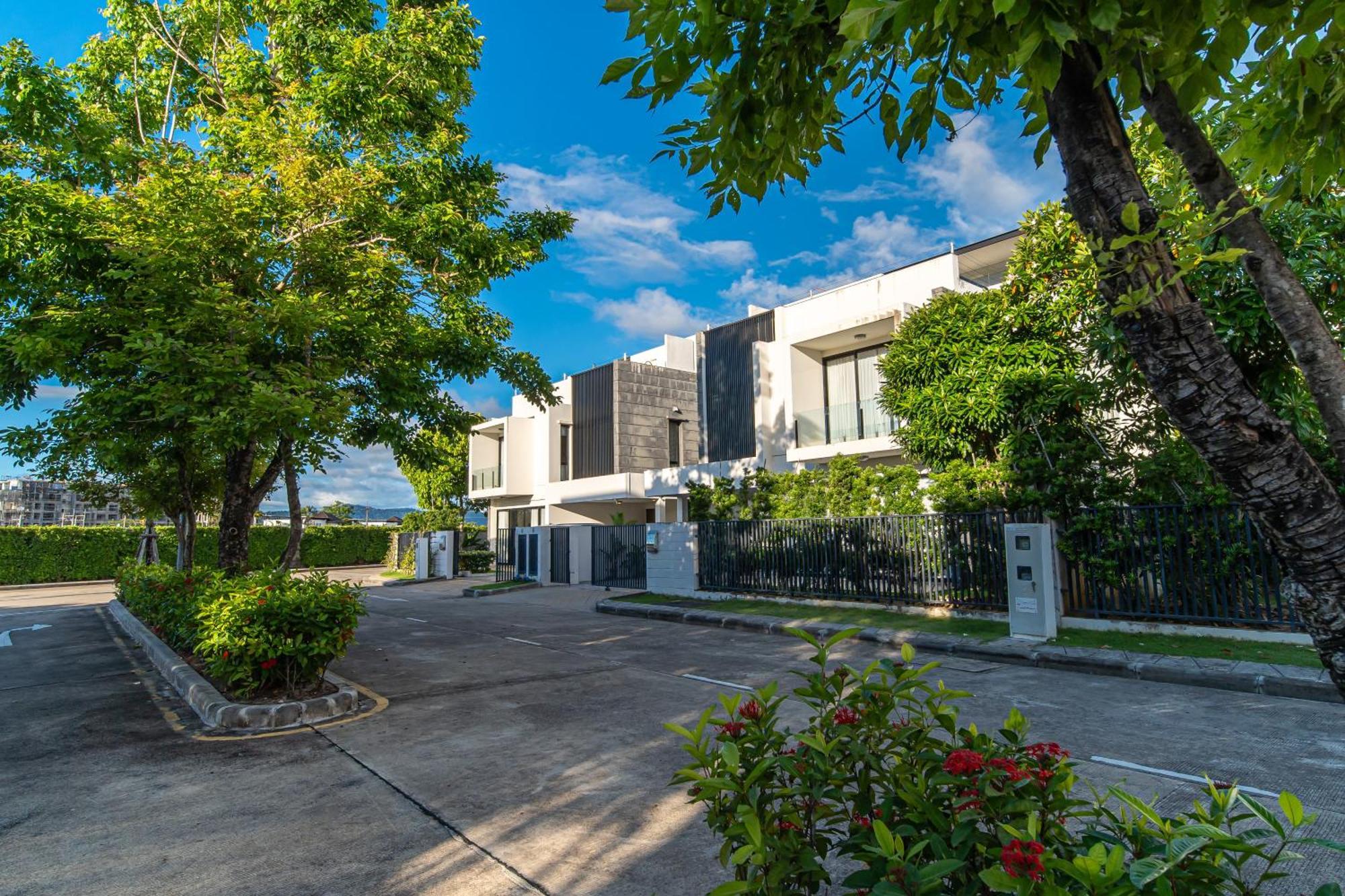 Laguna Park 的现代化5卧室泳池别墅 * Phuket