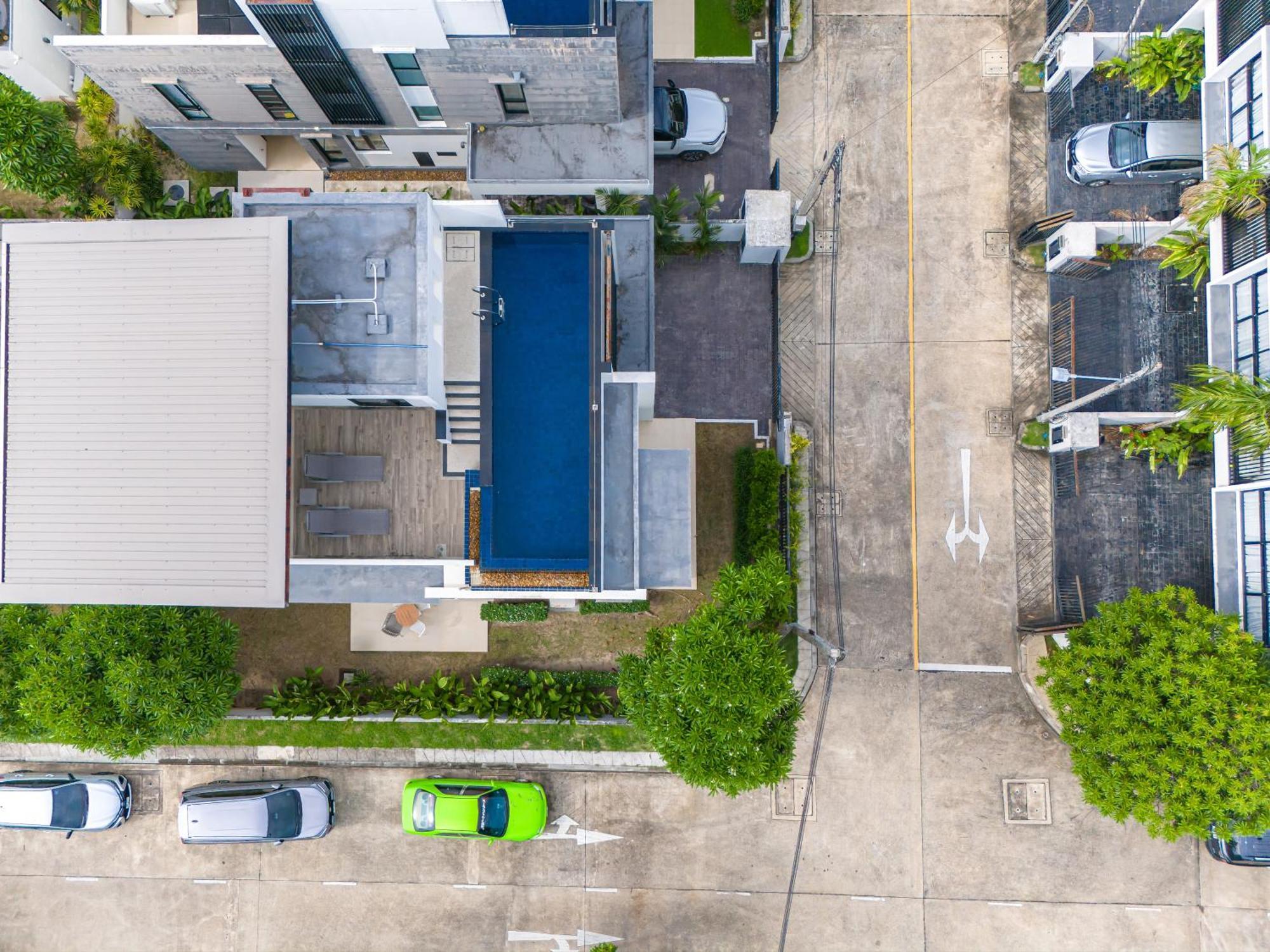 Villa Laguna Park 的现代化5卧室泳池别墅