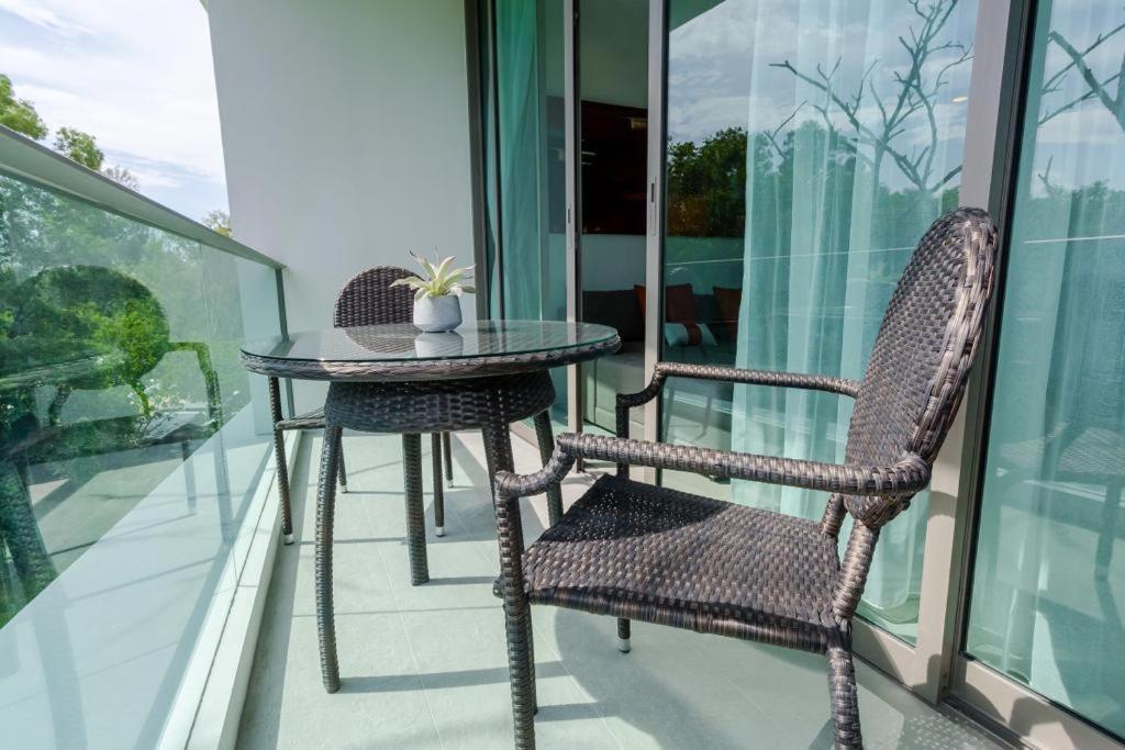 2bdr Oceanstone Laguna By Capital Pro Apartment