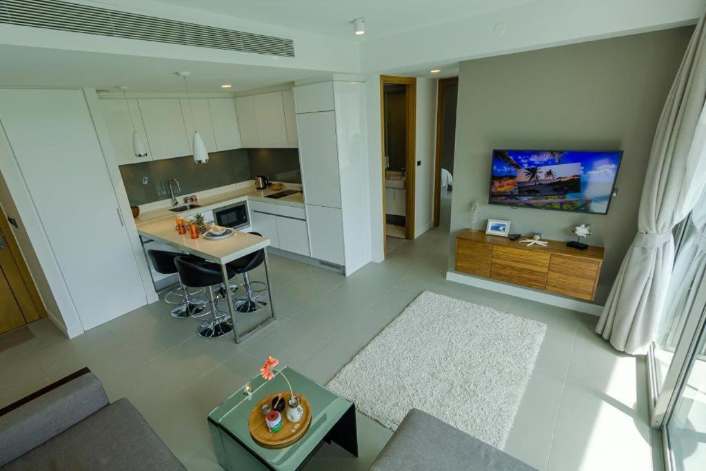 2bdr Oceanstone Laguna By Capital Pro