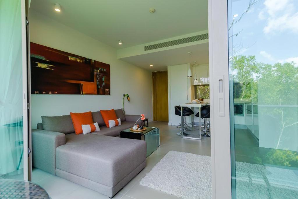 2bdr Oceanstone Laguna By Capital Pro *