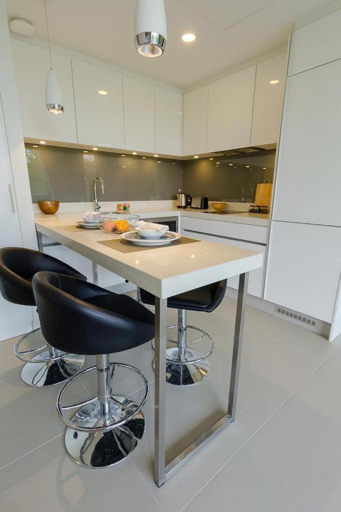 2bdr Oceanstone Laguna By Capital Pro
