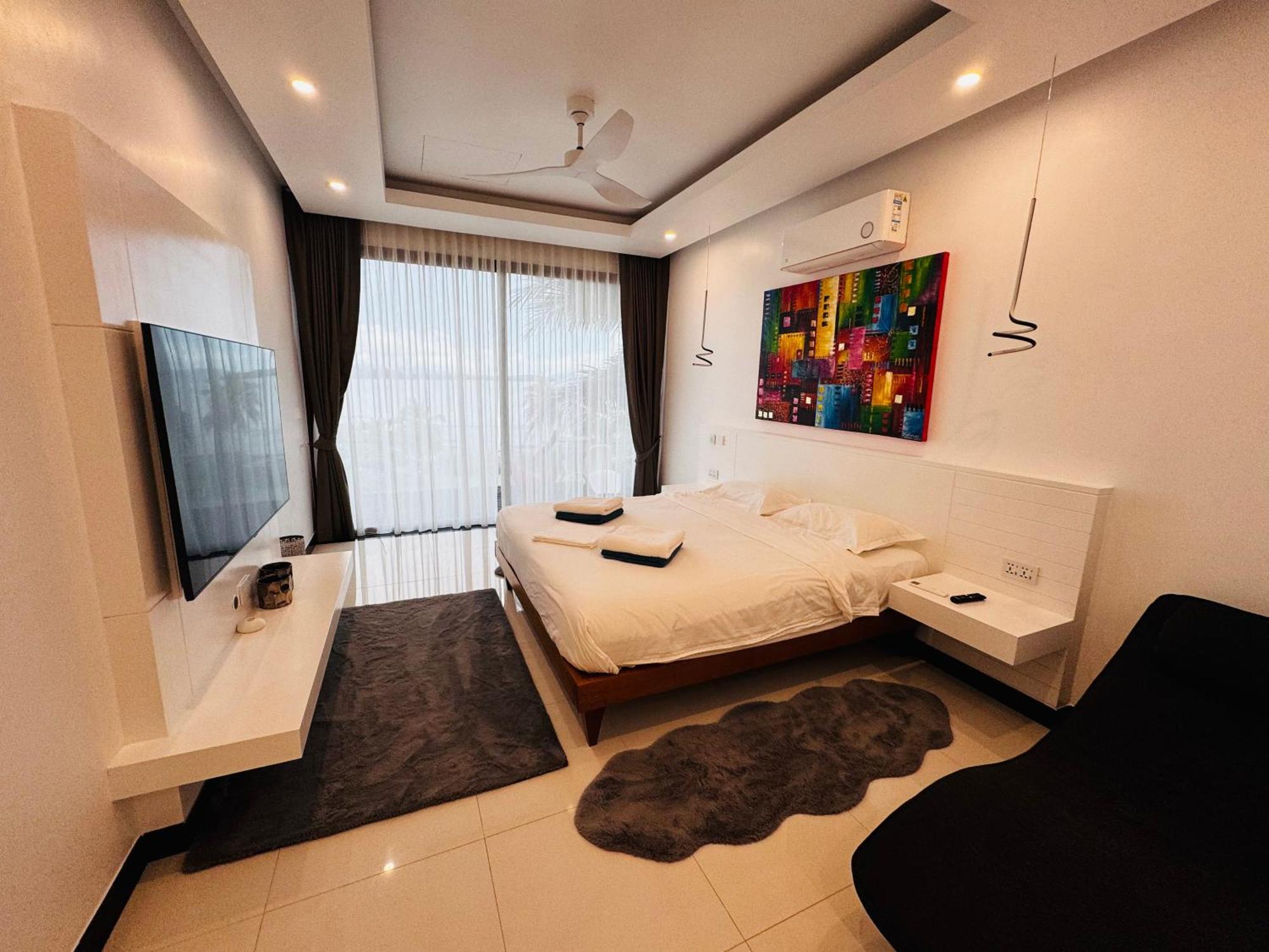 The Sunrise Ocean 22 *