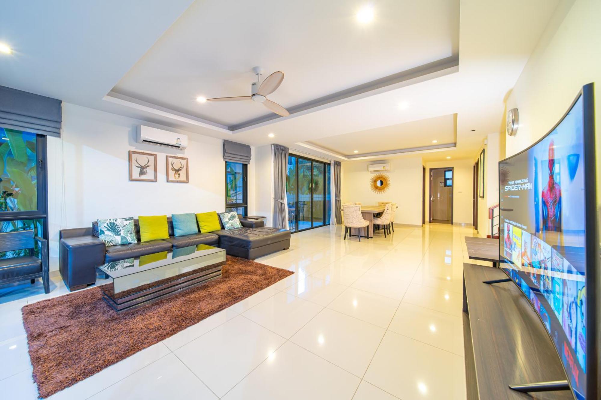 Laguna Park 的现代化5卧室泳池别墅 Phuket