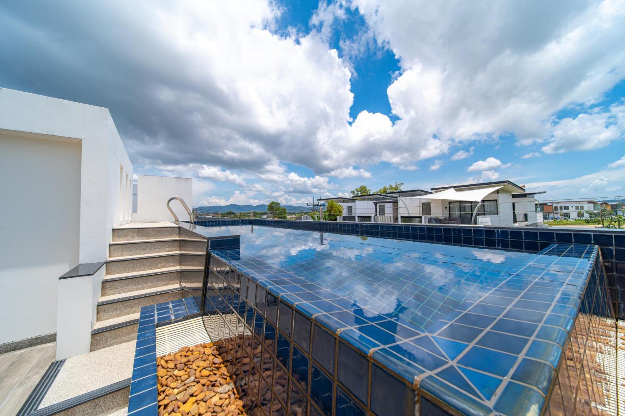 Villa Laguna Park 的现代化5卧室泳池别墅 *