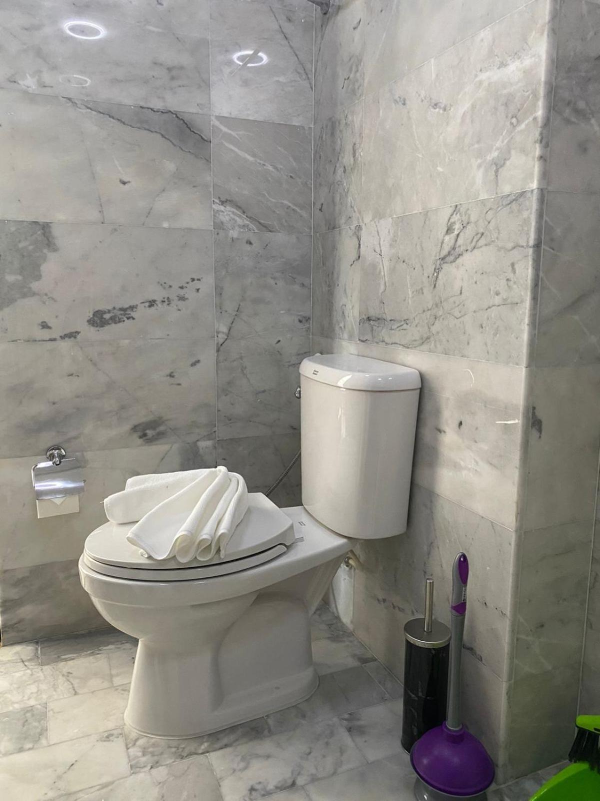 1bdr Near Naiharn By Capitalpro Apartment
