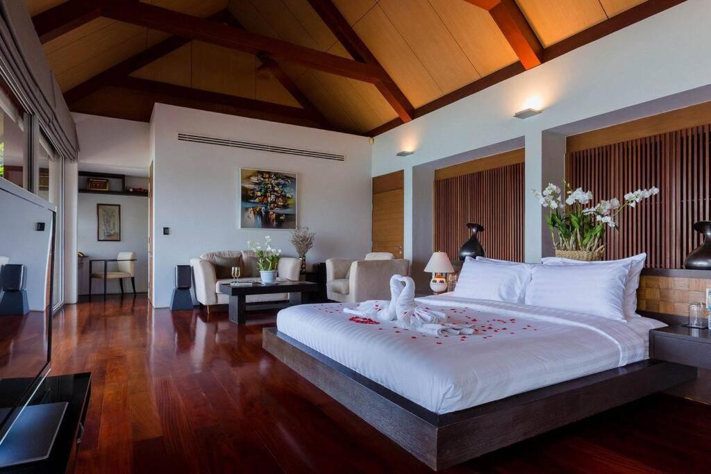 28 - Sea View Luxury Pool Villa Phuket