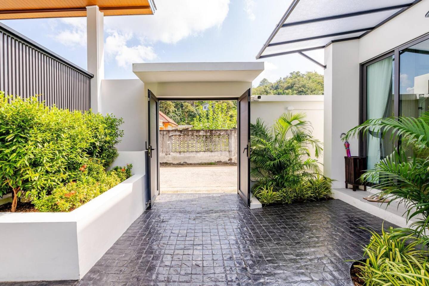 Oasis By The Sea M2- House With Pool And Amenities Villa