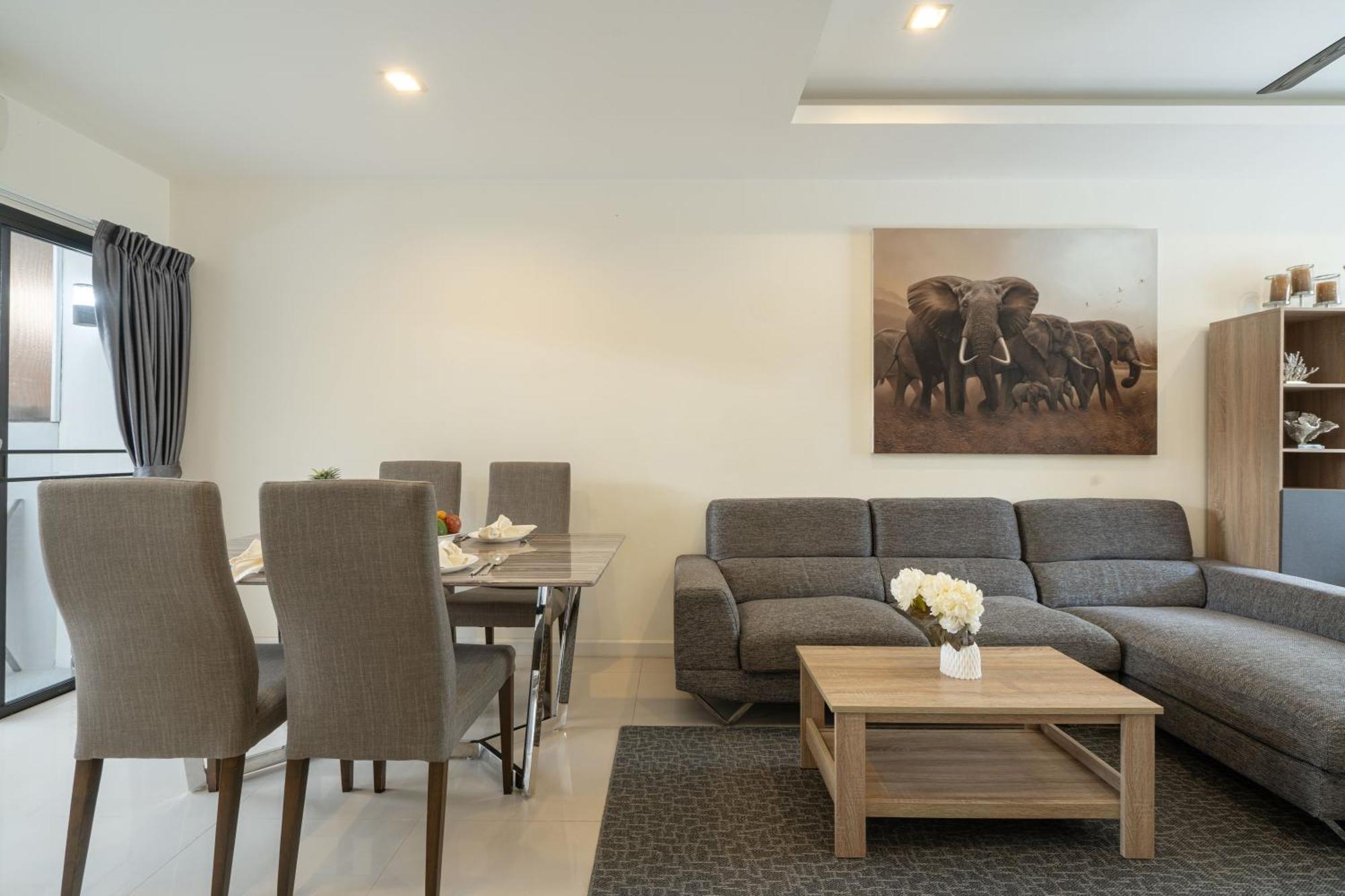 Lily 3bbedrooms Townhouse With A Patio, Laguna Park Holiday home