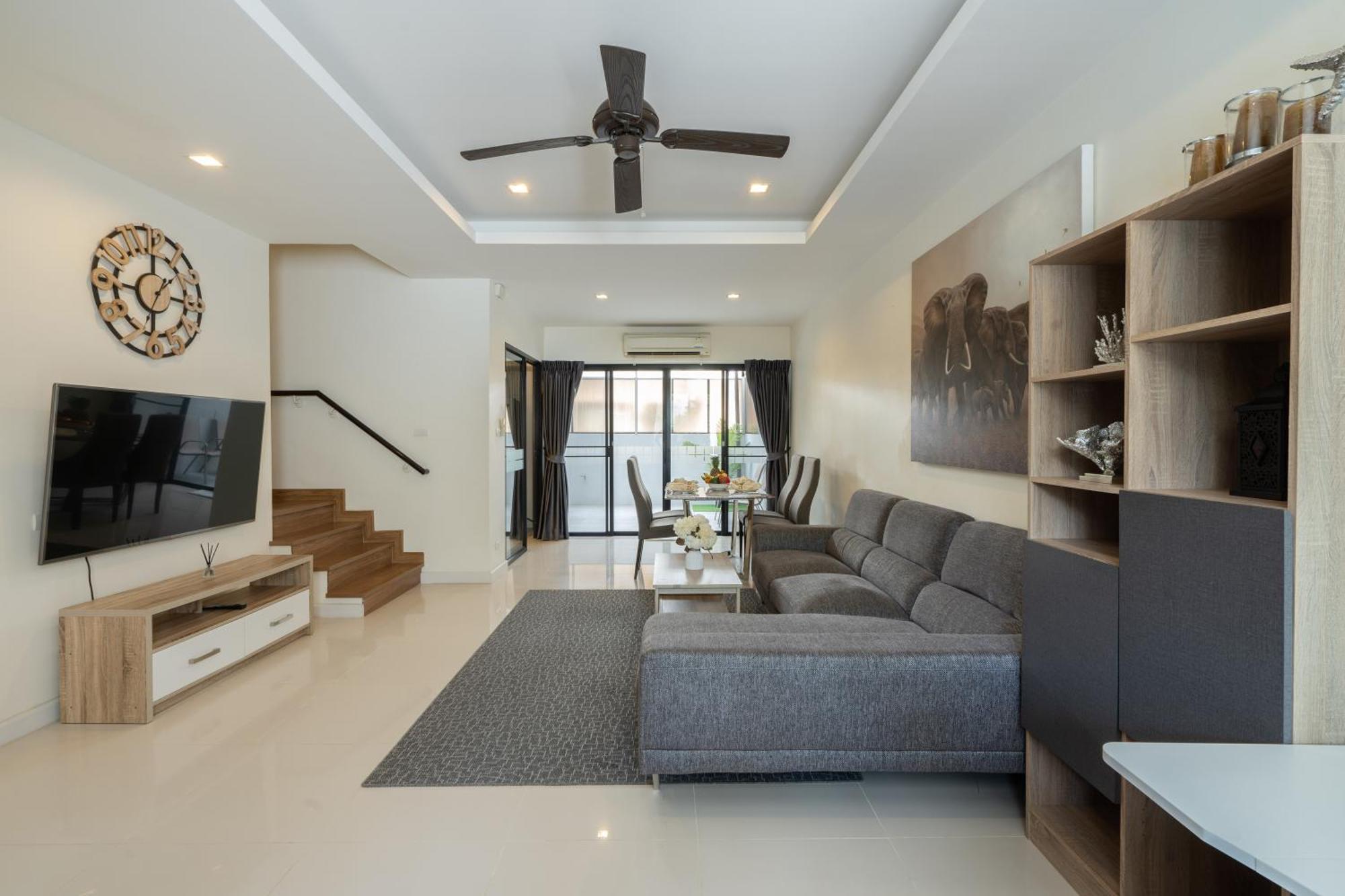 Lily 3bbedrooms Townhouse With A Patio, Laguna Park *