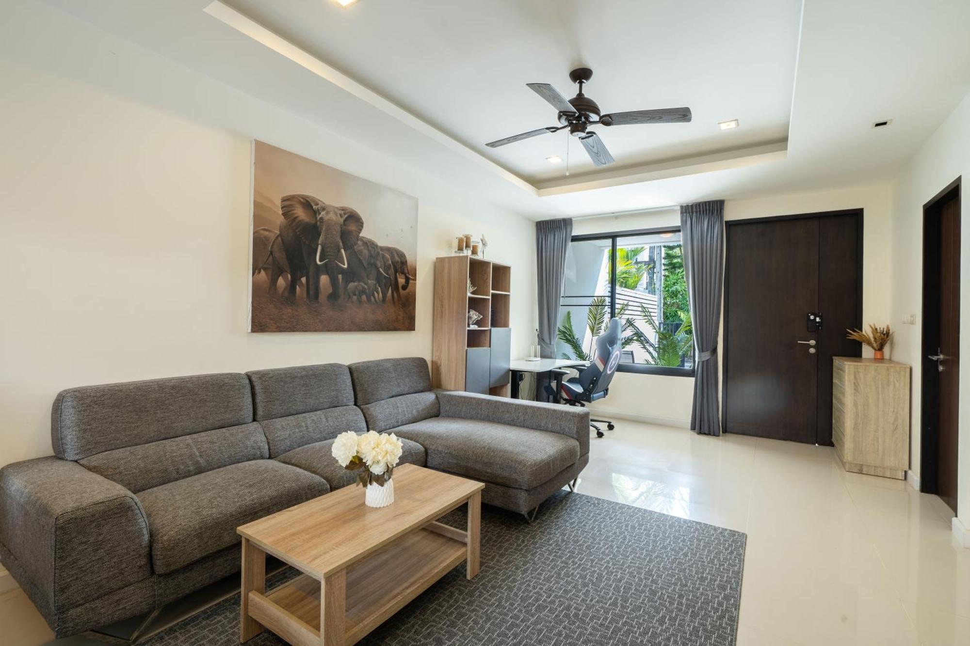 Lily 3bbedrooms Townhouse With A Patio, Laguna Park Holiday home
