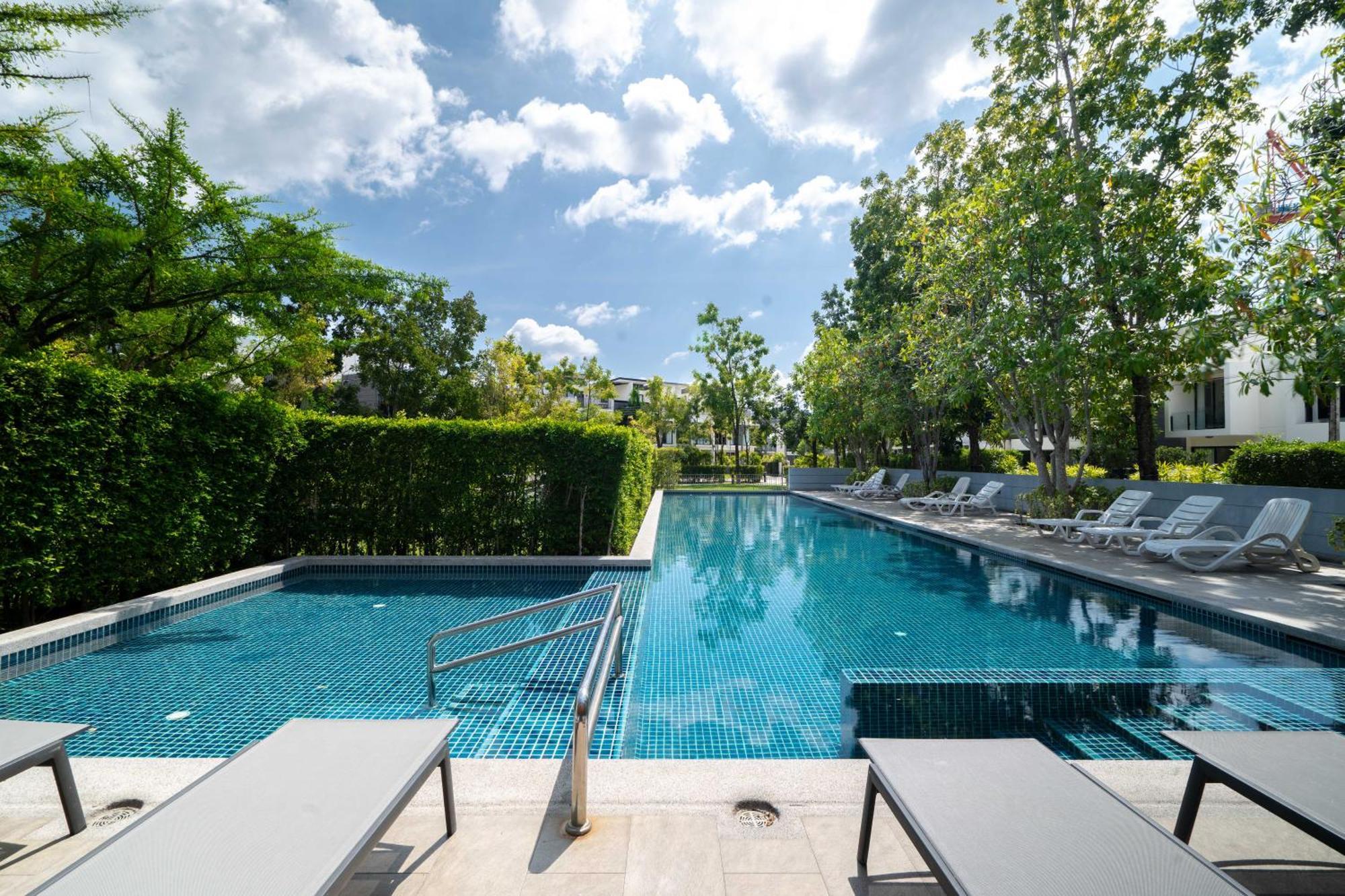 Lily 3bbedrooms Townhouse With A Patio, Laguna Park Holiday home *
