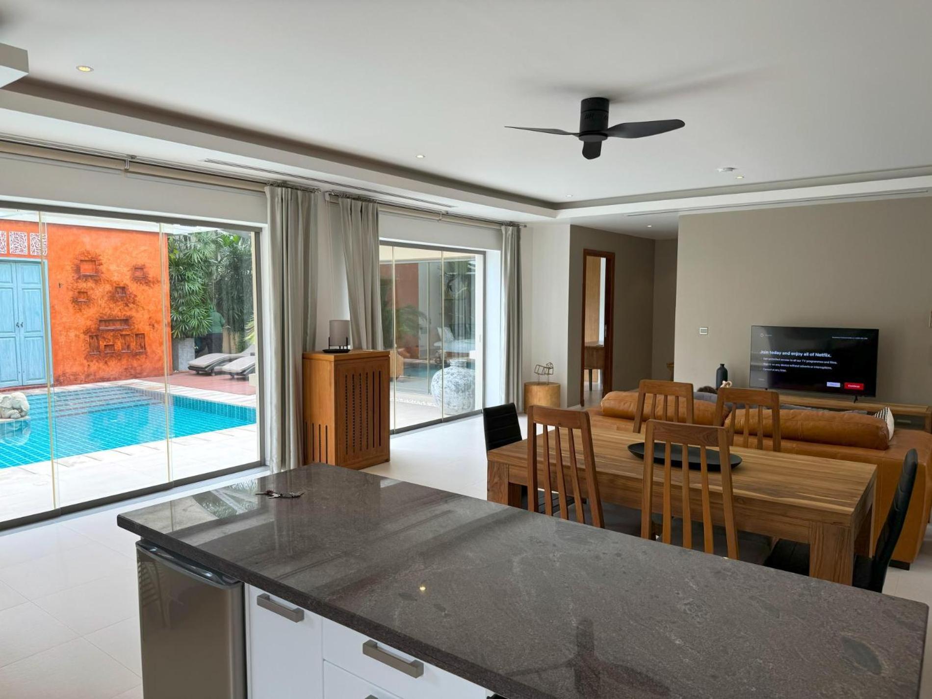 At The With Pool & Rooftop Terrace Phuket