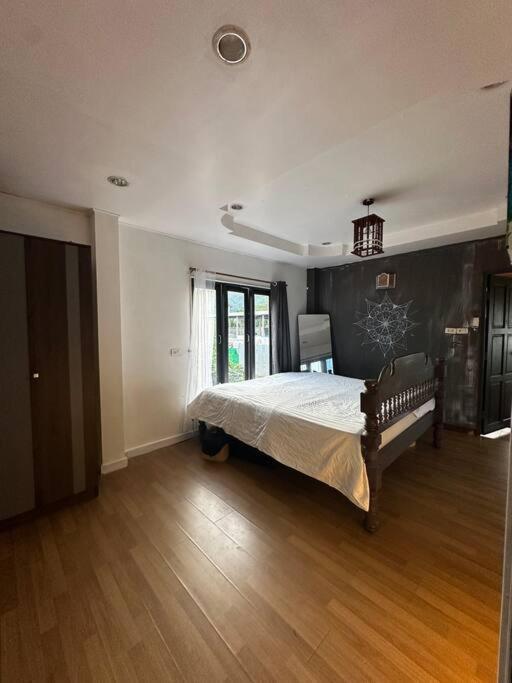 Ferienhaus двухэтажный дом в саду с видом на будду 3 комнаты, 2 террасы Phuket