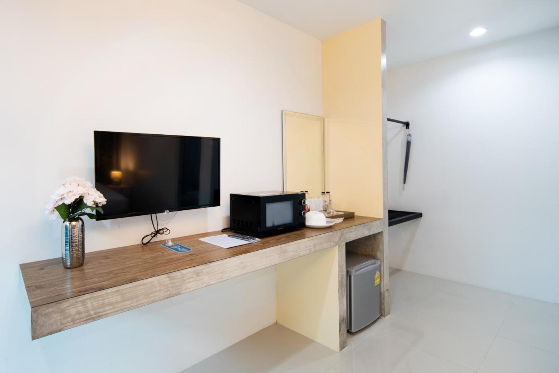 Chanakarn Pool Access Rawai Hotel 4*