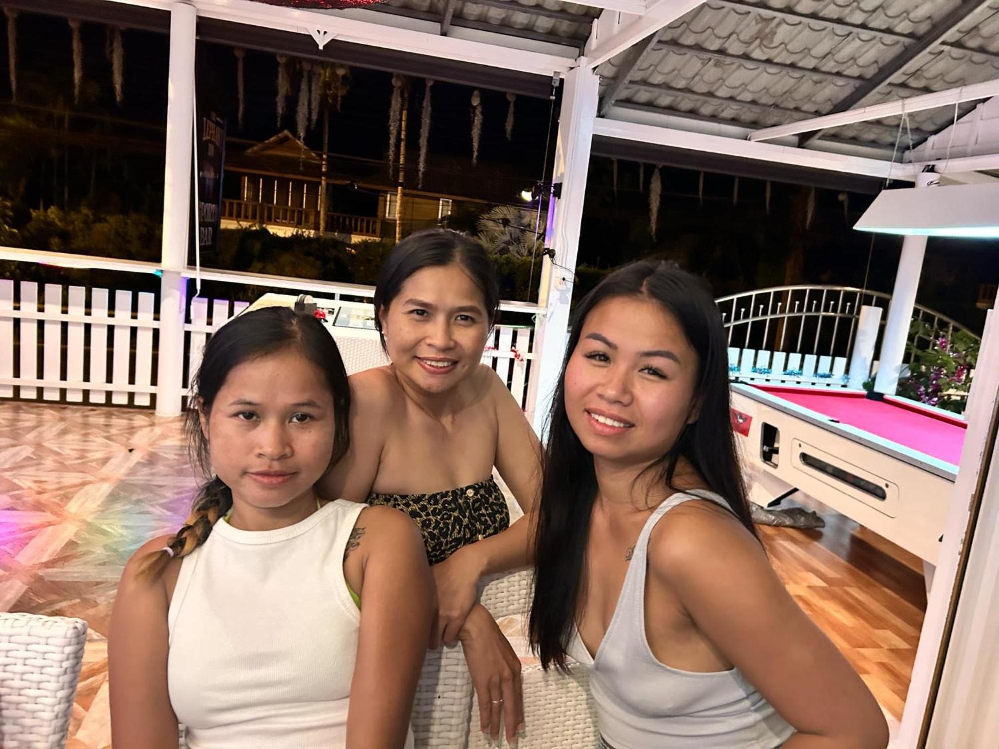 Elephant Sports Bar And Hotel Phuket