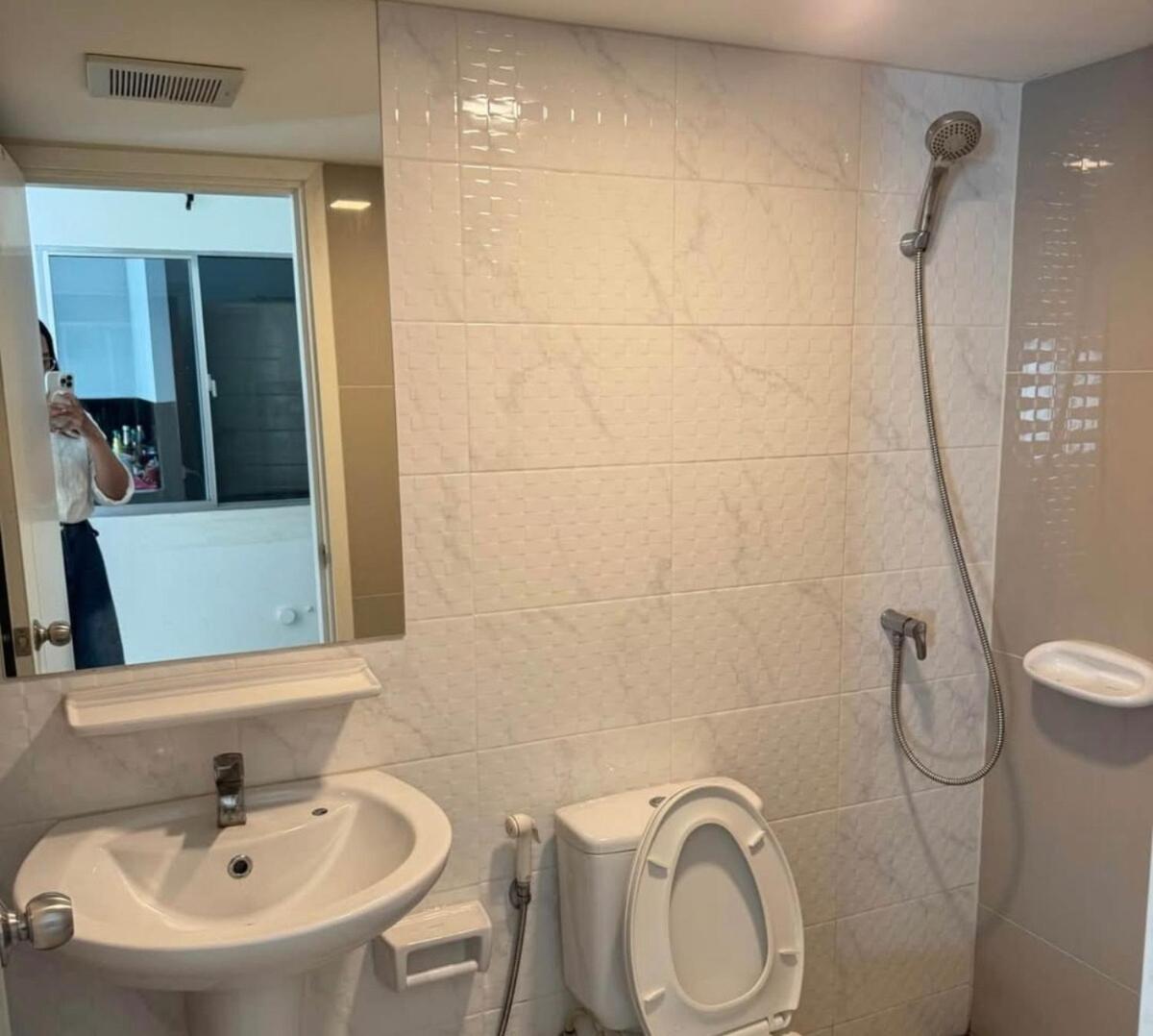 Beautiful 2 Floor In Town *