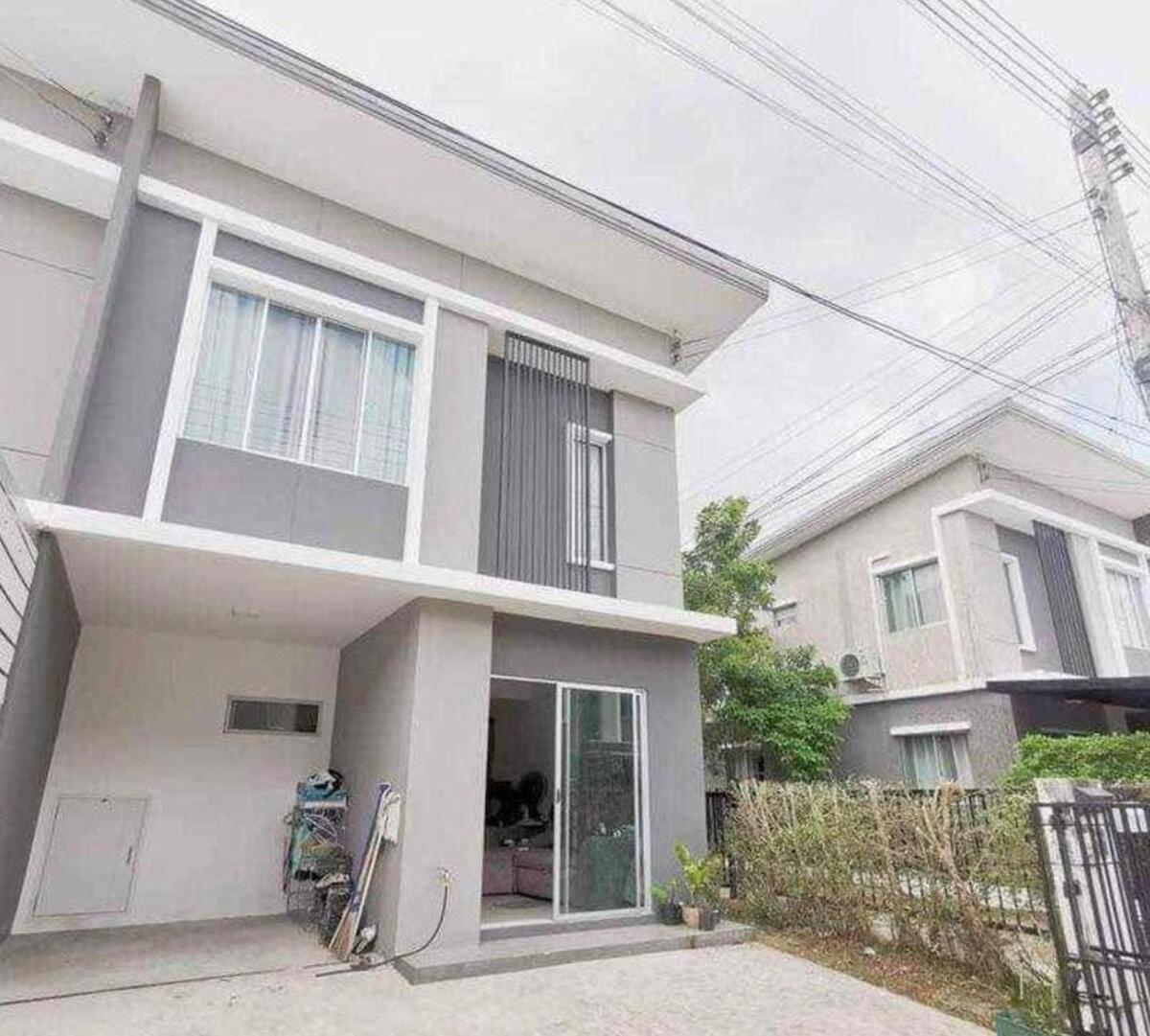 Beautiful 2 Floor In Town Chalet