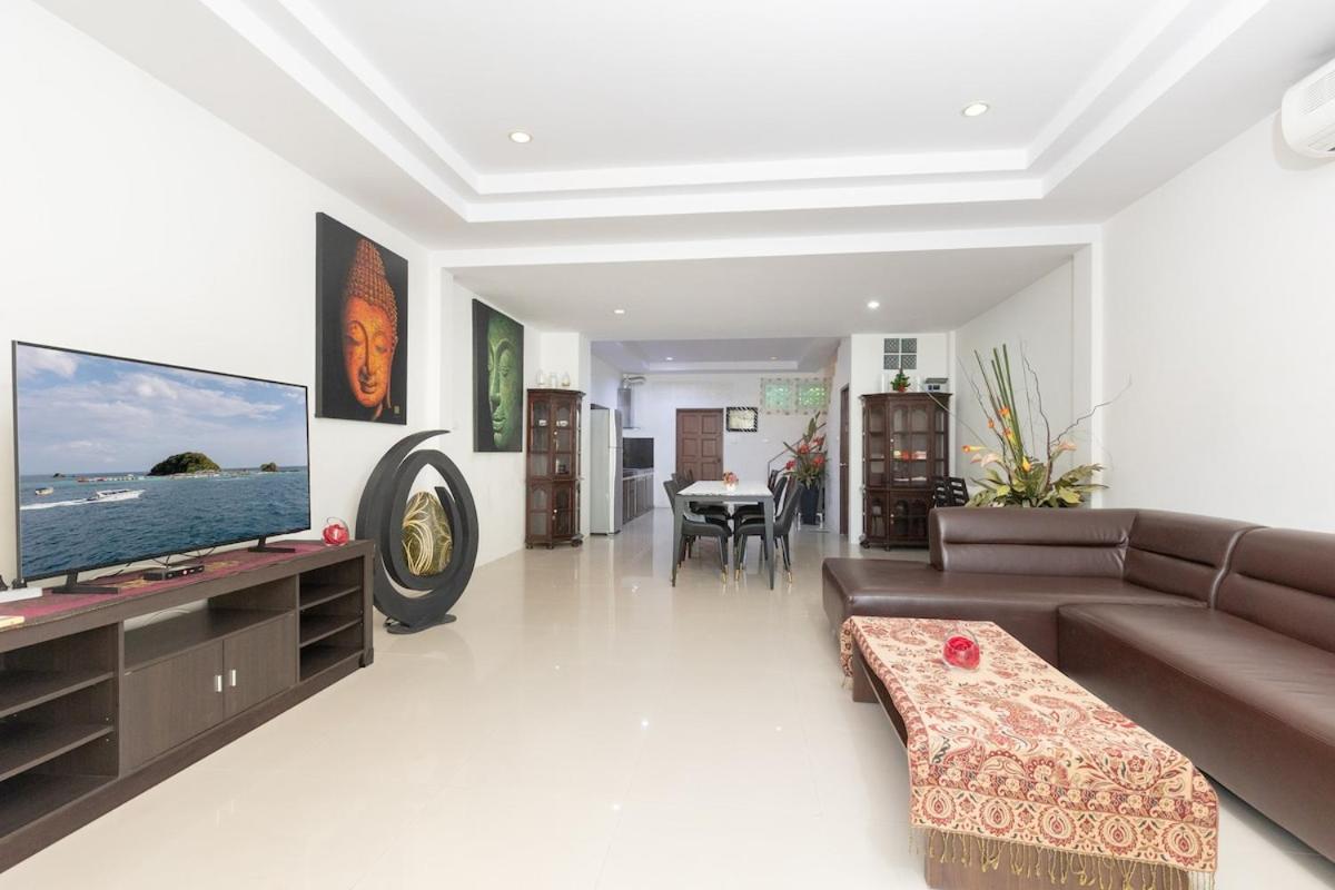 Peaceful House In Rawai, Holiday home *