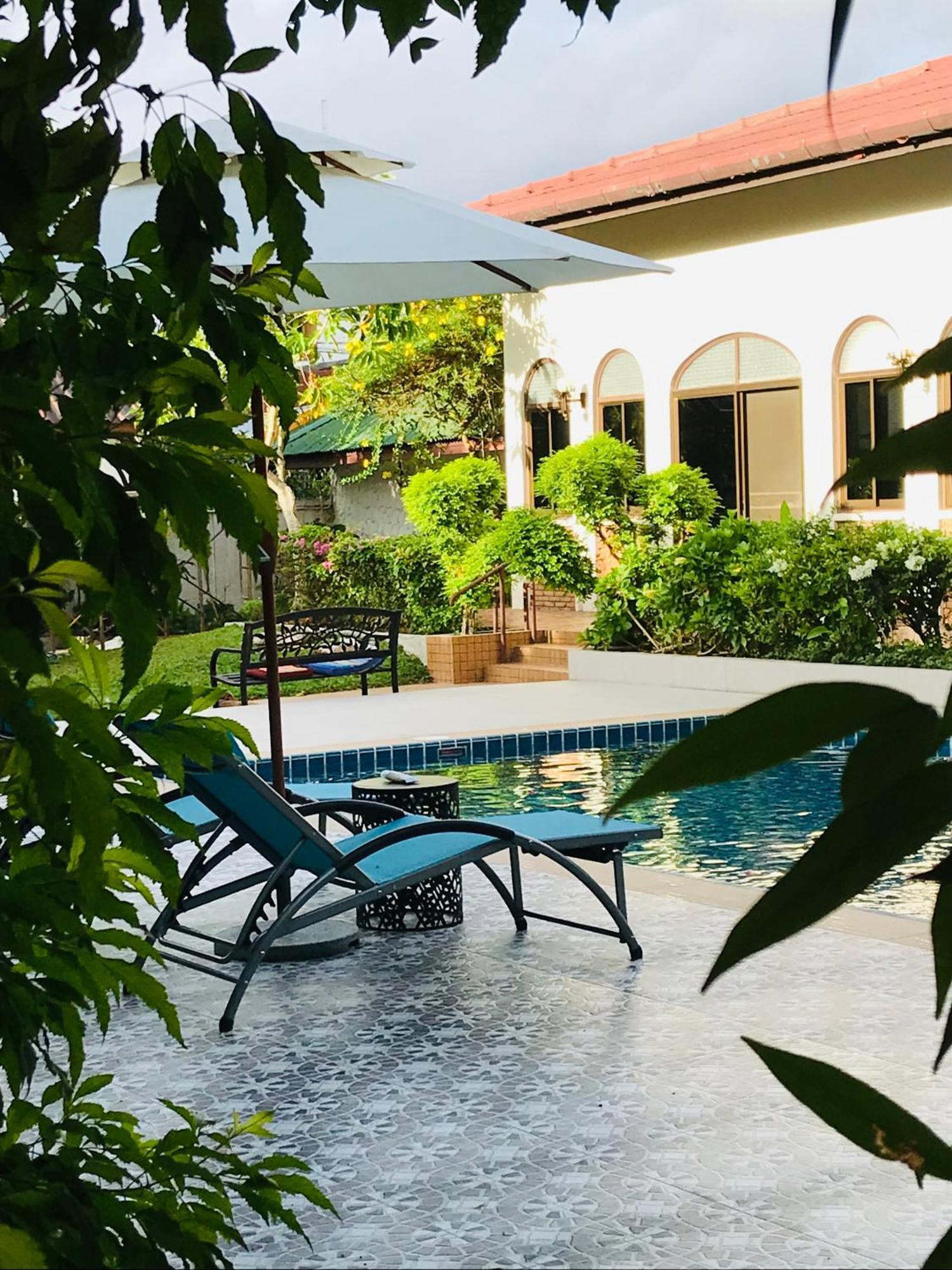 Homestay Master Bedroom With Private Bathroom And Kitchen