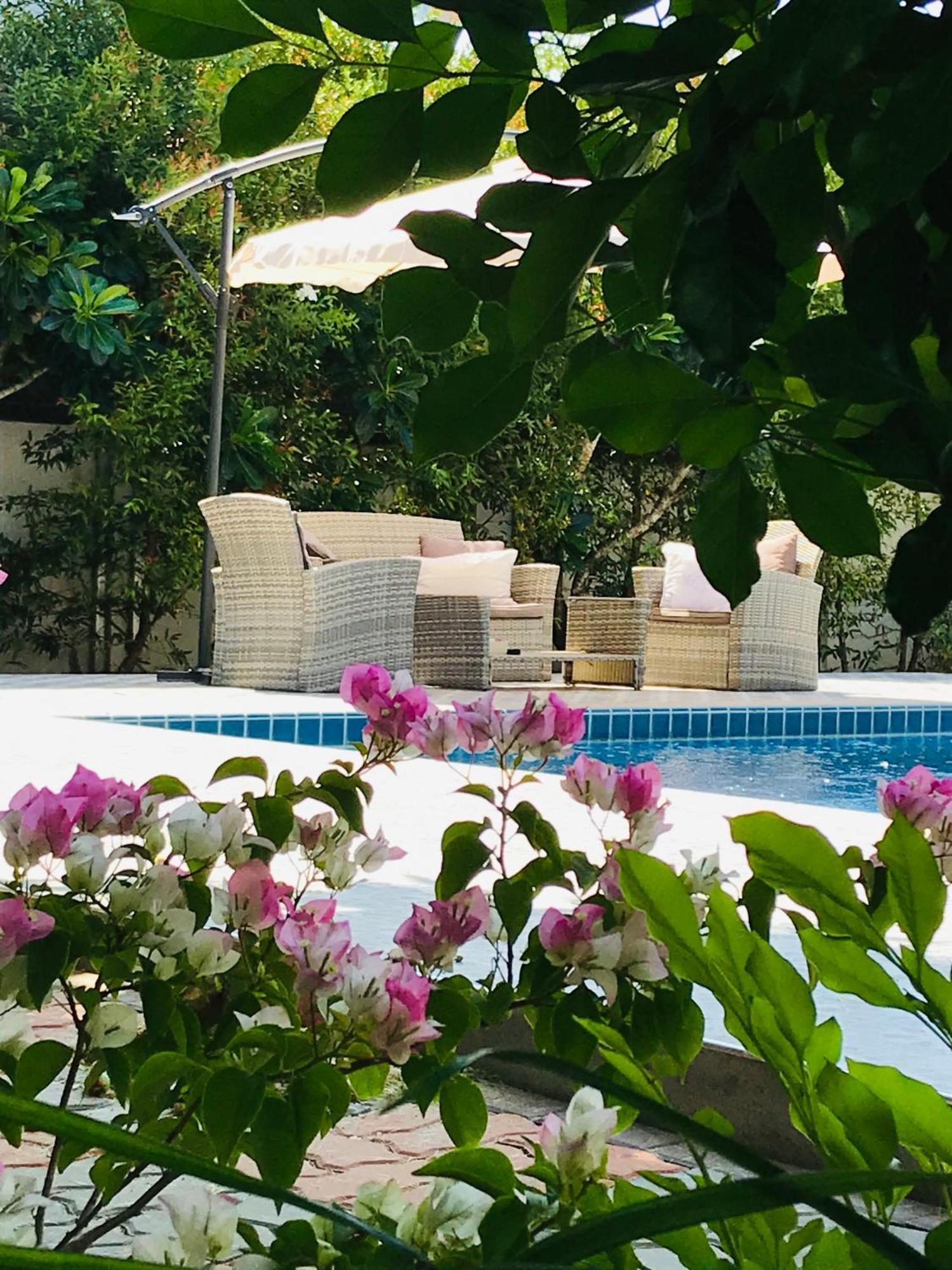 Master Bedroom With Private Bathroom And Kitchen Homestay