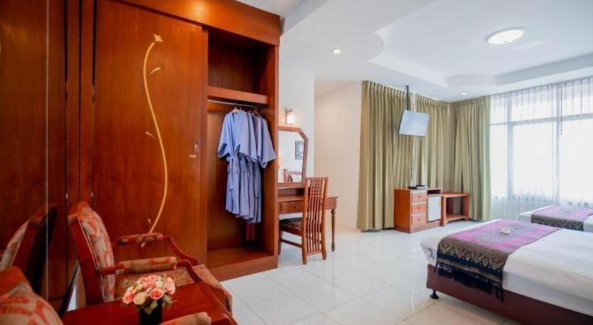 Hyton Leelavadee Resort