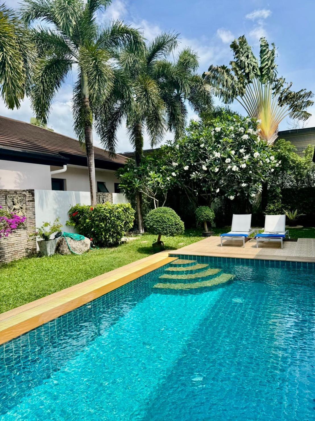 Stunning 2-bedroom Pool