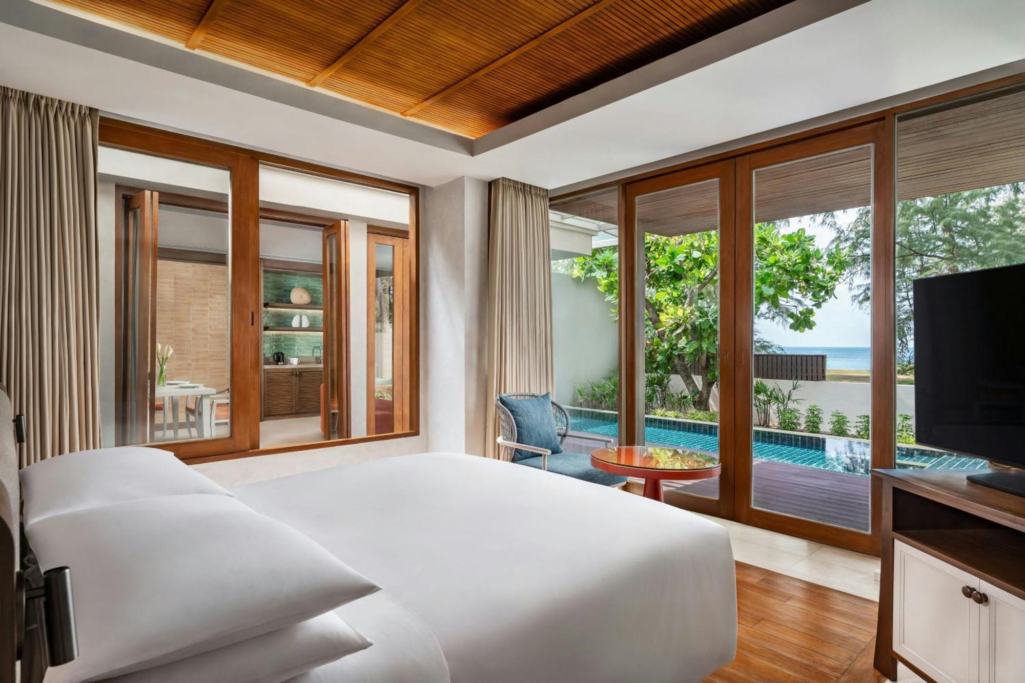 Renaissance & 5* Phuket