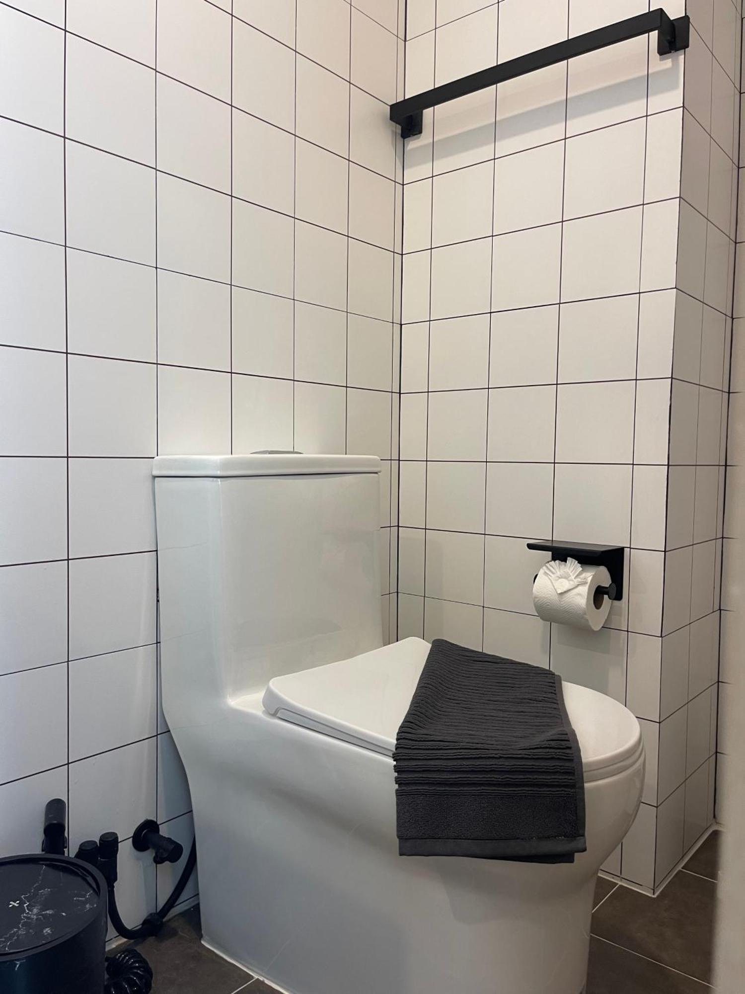 Two-bedrooms With Kitchen Apartment Phuket