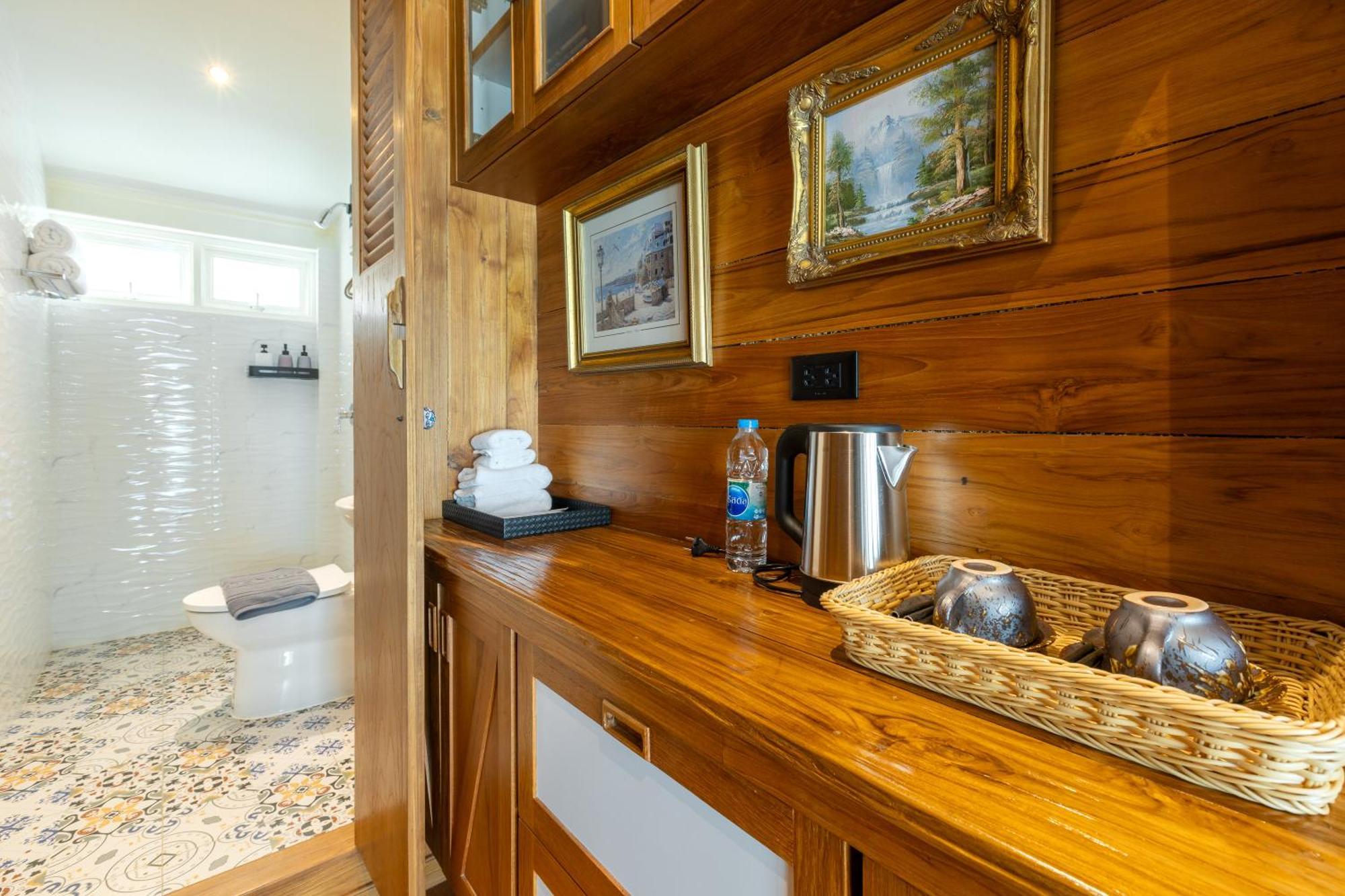 Twelve 8 Boutique House Hotel 3*