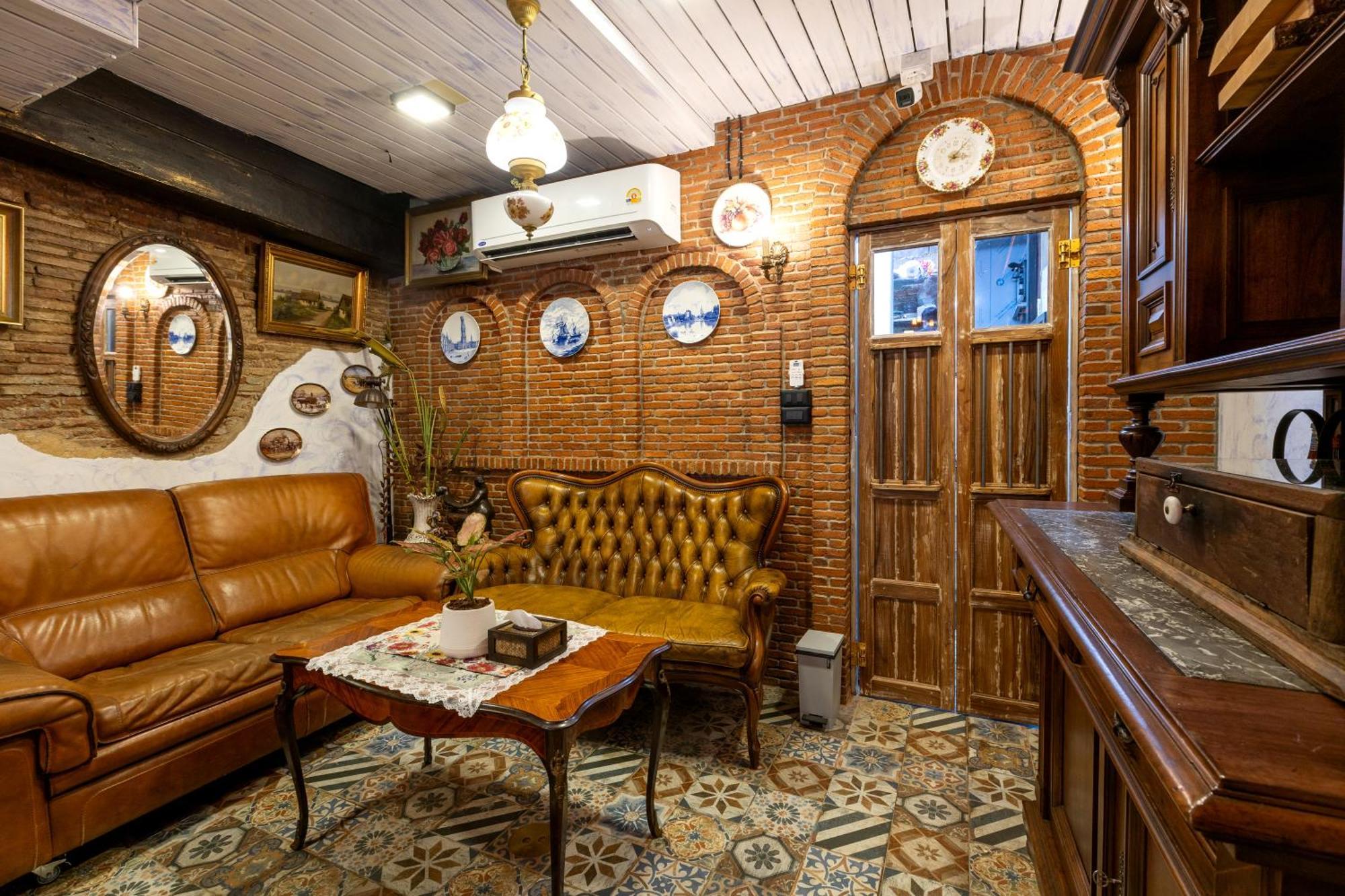 Twelve 8 Boutique House Hotel 3*