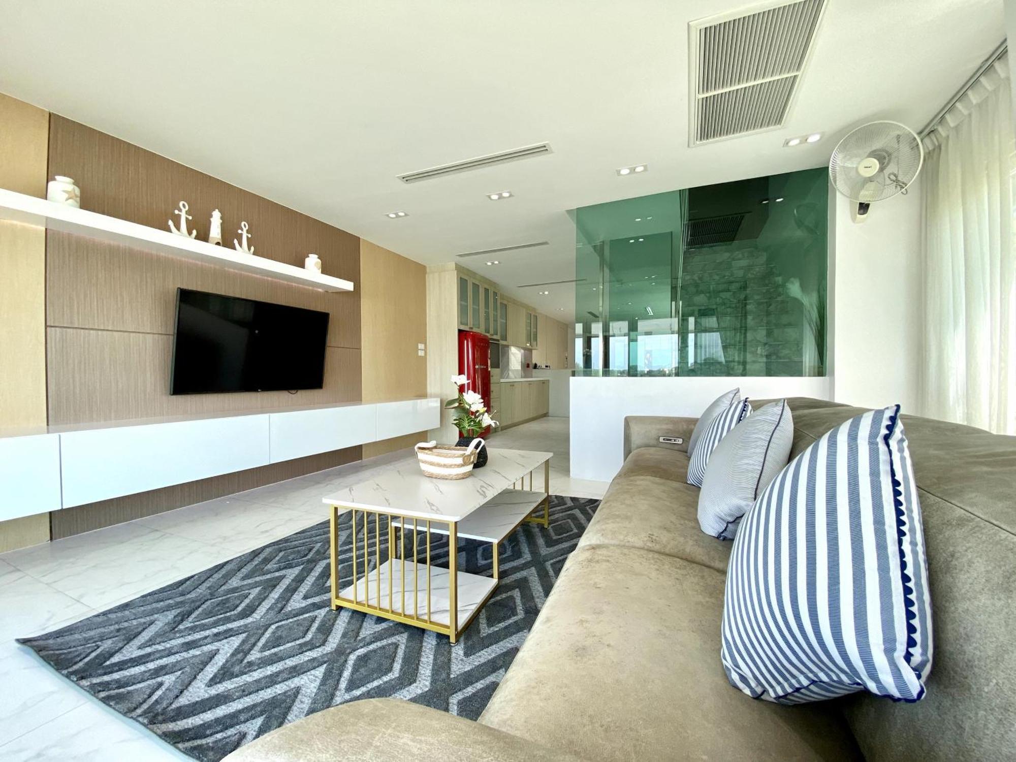 Stunning Seaview Duplex - Baan Jayden
