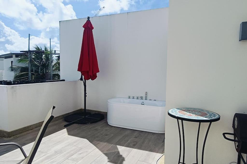Bangtao 600m Laguna 3bdr 3,5bath With Jacuzzi And Bbq Up To 8 Guests 5 Nights Free Taxi Ferienhaus