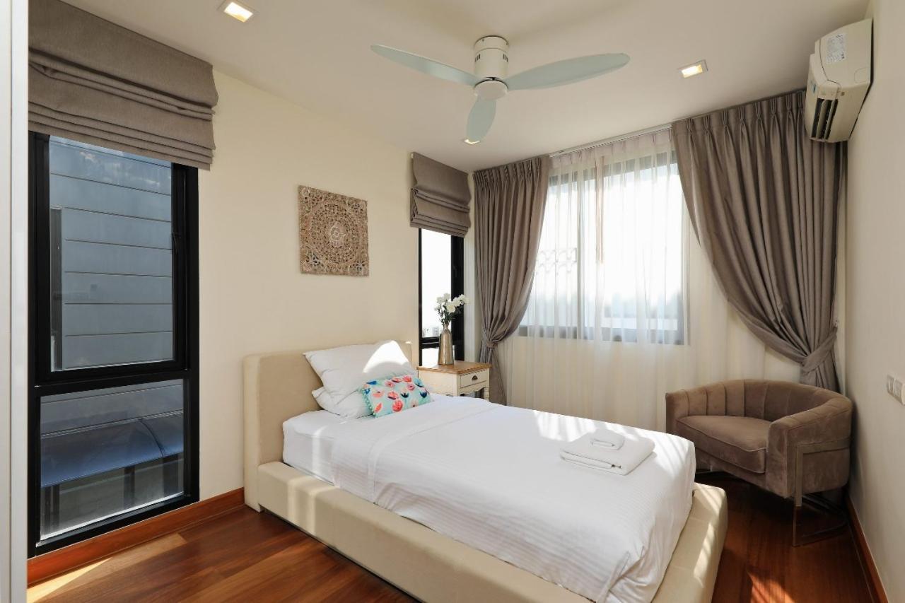 Laguna Park By Goodman Brokers Villa