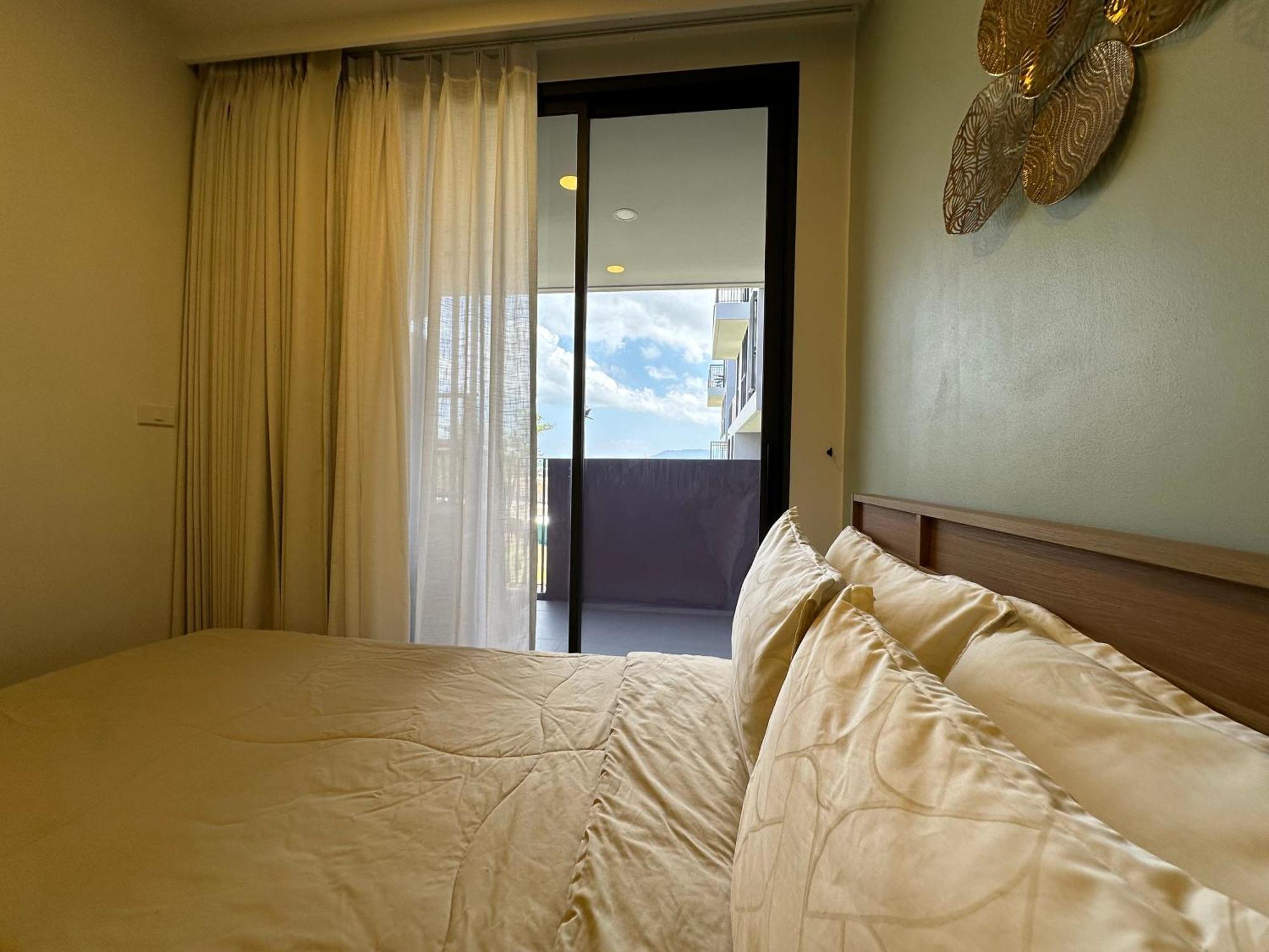 2 Bd Laguna Skypark Apartment