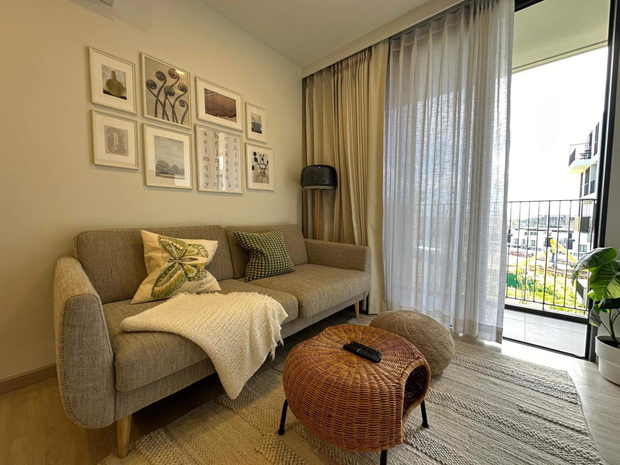 2 Bd Laguna Skypark Apartment