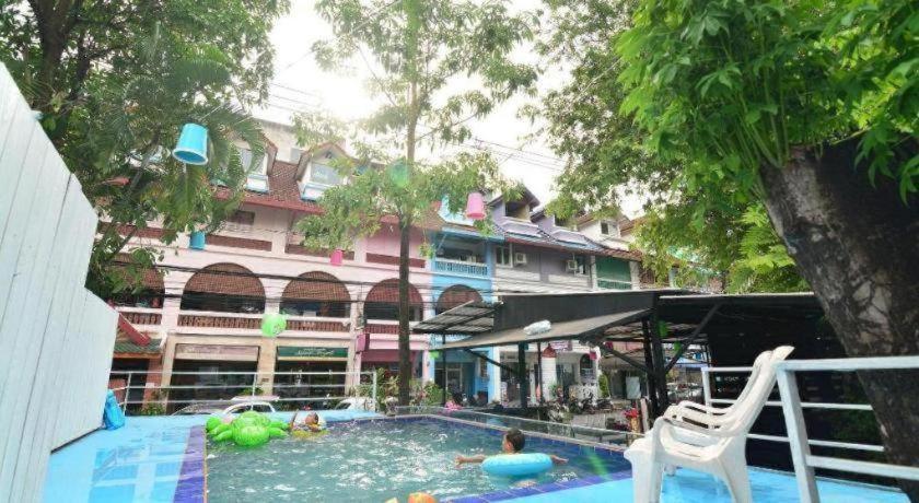 Oyo 1163 Eden Hotel 2*