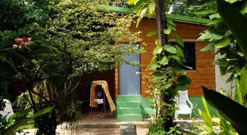Oyo 1163 Eden Hotel Phuket