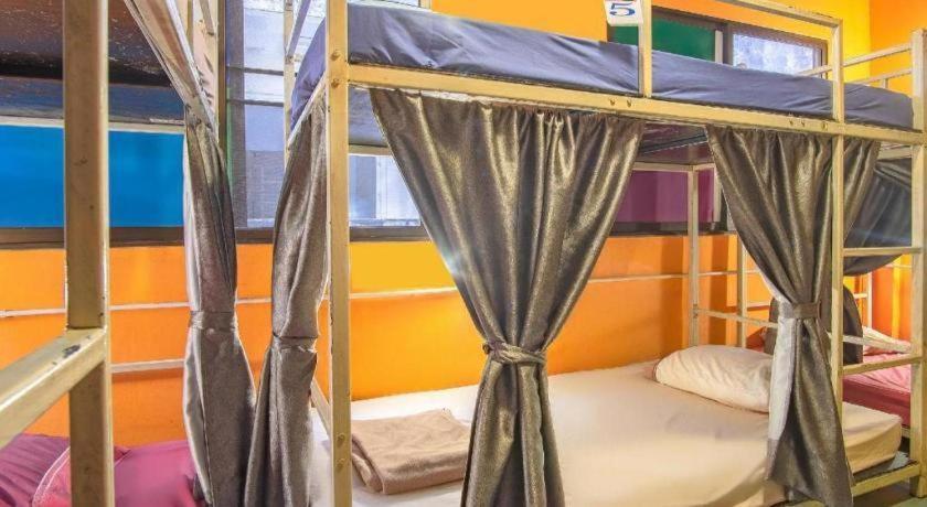 Oyo 586 I Hostel *