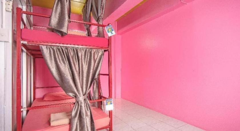 Hostel Oyo 586 I Phuket