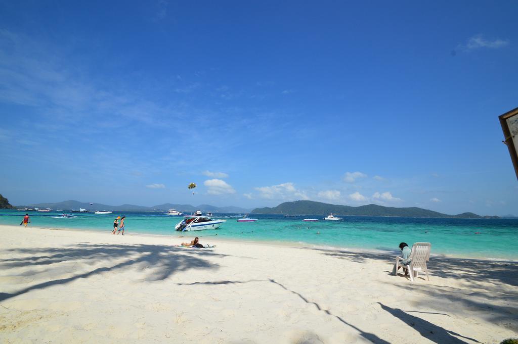Resort Coral Island