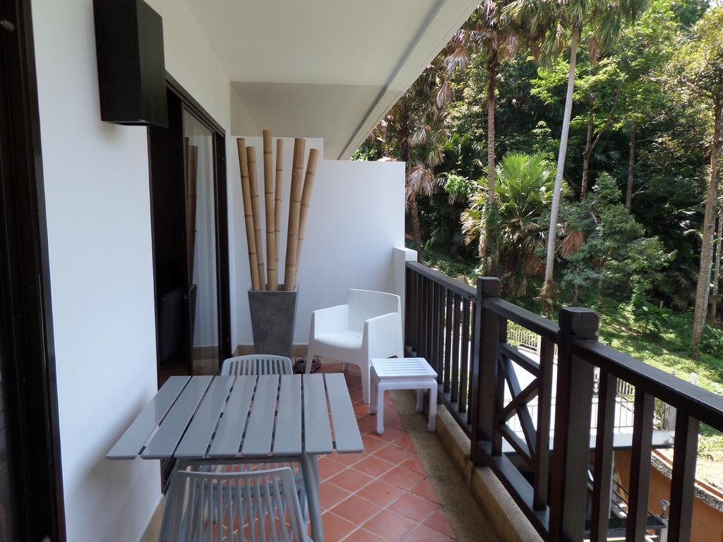 Surin Gate Apartment *