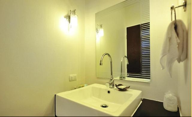 Hotel Villareal Heights 3*