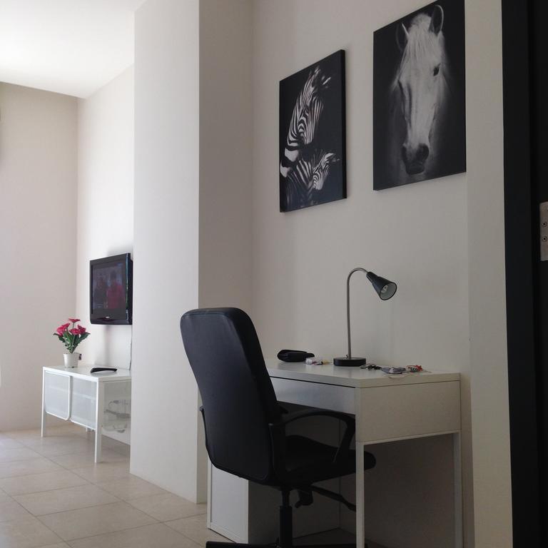 Karon Hill Apartment Phuket