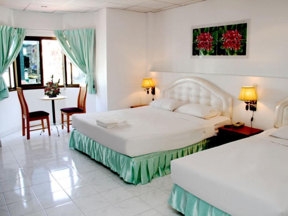 Welcome @ Karon Beach. Single From Only 500 Baht Guest house 2*
