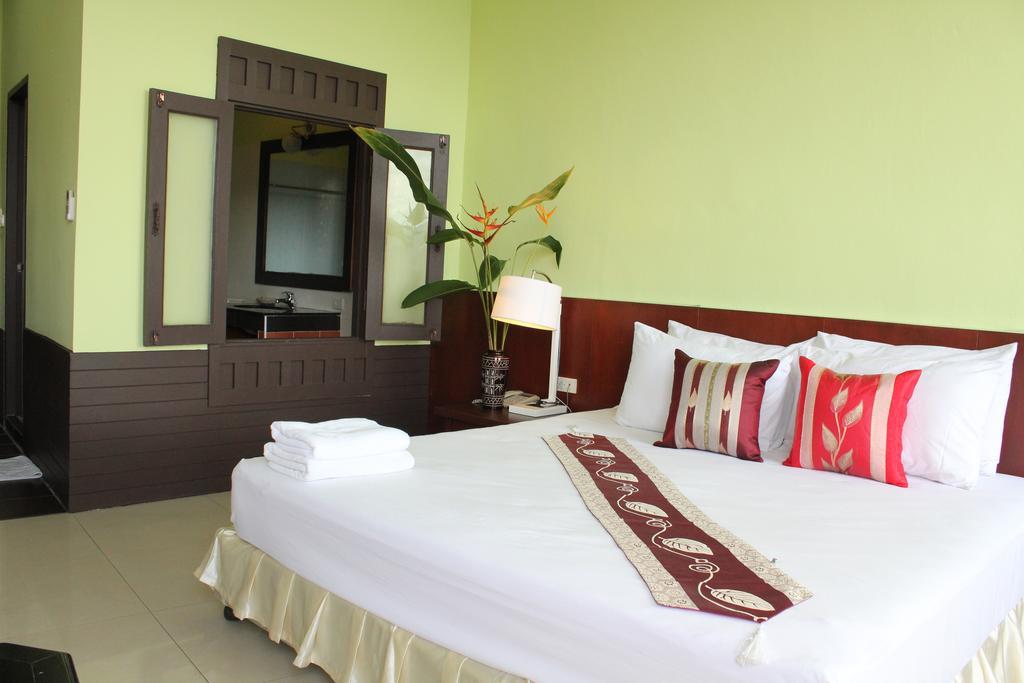 Mook Anda Phuket