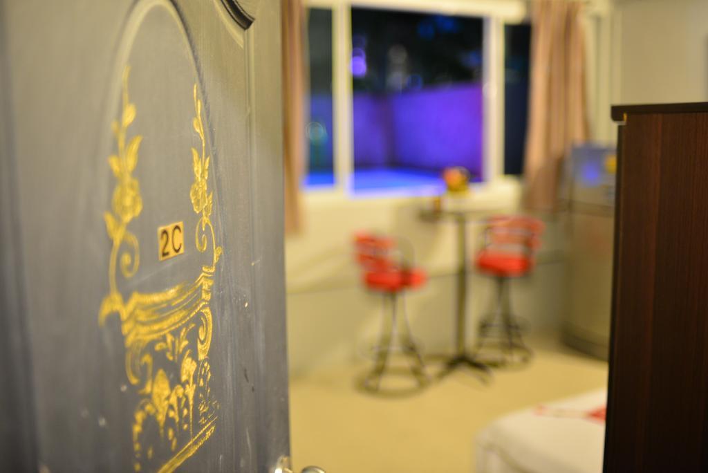 Hostel Beehive Old Town *